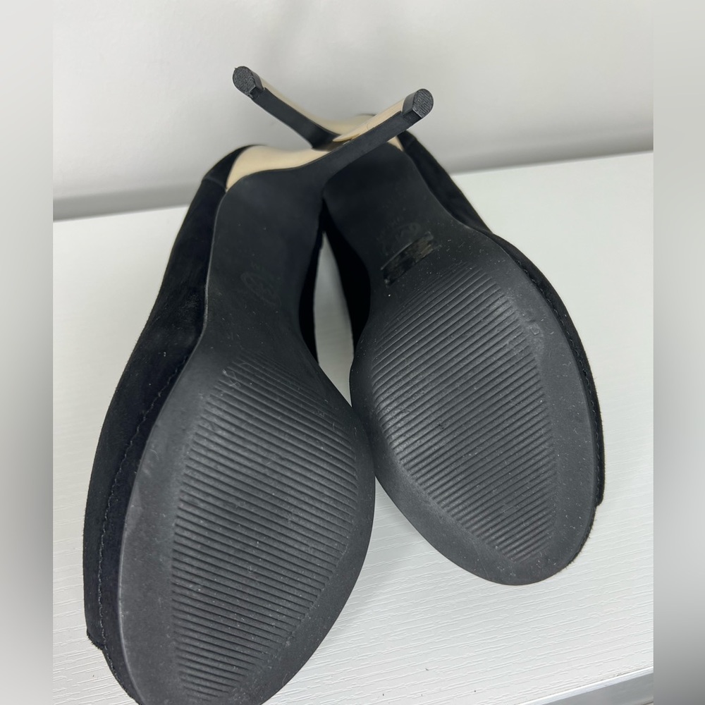 Michael Kors black suede peep toe pump with gold metallic heel. Size 9.5. New. - Picture 6 of 11